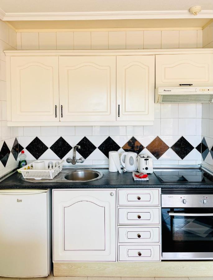 Golf Christina - Heated Pool Apartment San Miguel de Abona